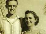 Ken Corson y su esposa Sara Corson cuando eran profesores de la Escuela Americana en 1959
