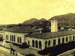 Obras que han perdurado en la Isla construidas o terminadas durante el Gobierno de Gerardo Machado. La Escuela Luis de la Masa Arredondo, hoy Escuela de Arte. En la foto se observa la escuela con el primer techo que tuvo derribado por el ciclón de 1944