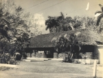 Restaurante El Ranchón en 1960. La enorme tinaja que se ve en su entrada es lo que quedó del Hotel Santa Rita.