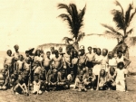 Muchachos pertenecientes a los Boys Scouts en la Playa de Bibijagua en 1945.