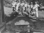 Grupo de personas disfrutando de los manantiales de Magnesio en Santa Fé
