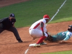 El equipo de Beisbol Las Avispas Santiagueras, derrotaron a los Piratas de la Isla de La Juventud, en el estadio Guillermón Moncada de Santiago de Cuba, el12 de septiembre de 2020. ACN FOTO/Miguel RUBIERA JUSTIZ.